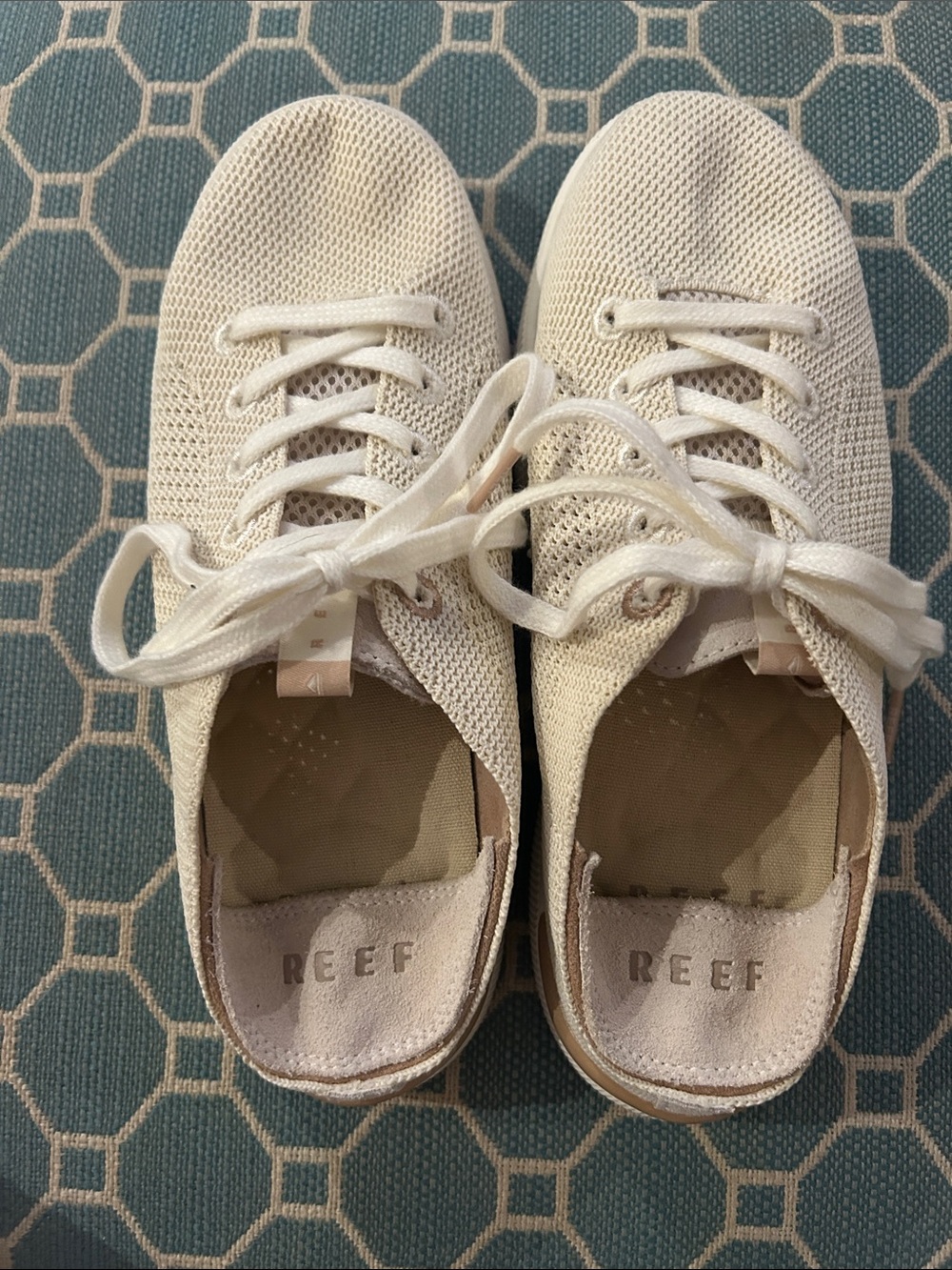 Reef Women's Off-White Knit Lace-Up Sneakers Size6.5 Like New Condition